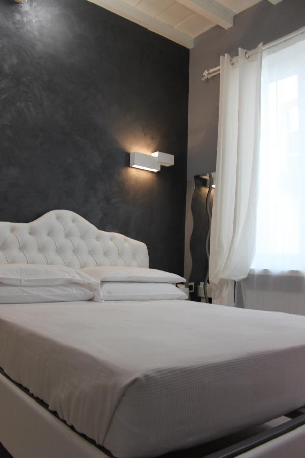 Jacuzzi Apartament By Parmacentro B&B מראה חיצוני תמונה