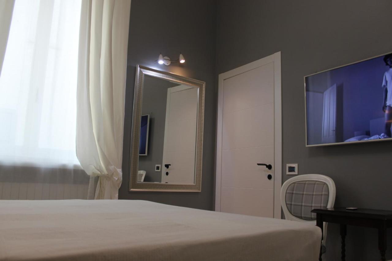 Jacuzzi Apartament By Parmacentro B&B מראה חיצוני תמונה