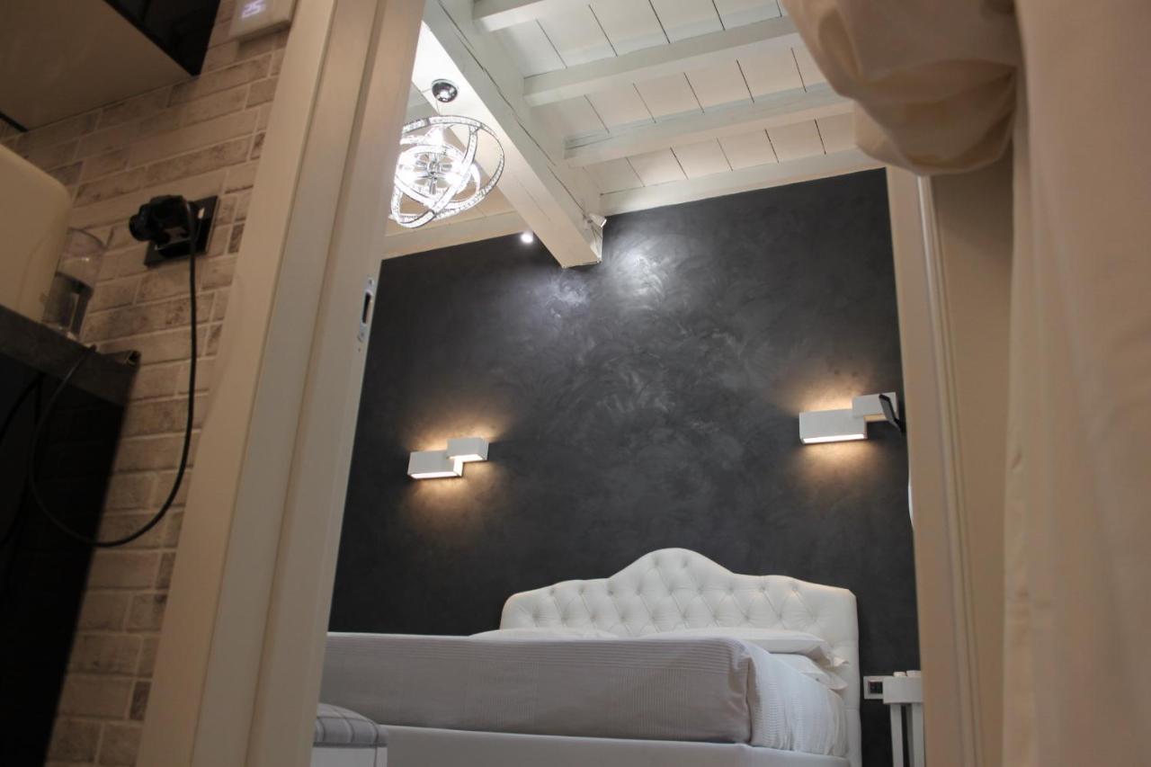Jacuzzi Apartament By Parmacentro B&B מראה חיצוני תמונה